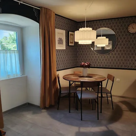 Nonna Kate's Retro With Garden Terrace *